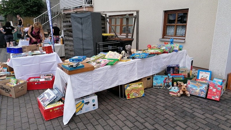 Ein toller Flohmarkt mit vielen "Ahs" und "Ohs"