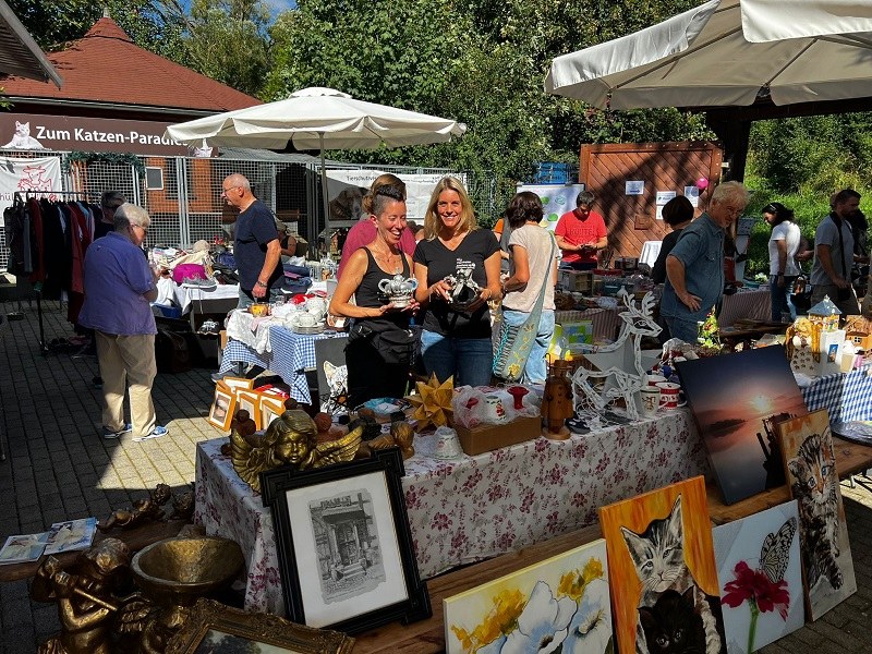 Großartiger Tombola-Basar bei bestem Wetter