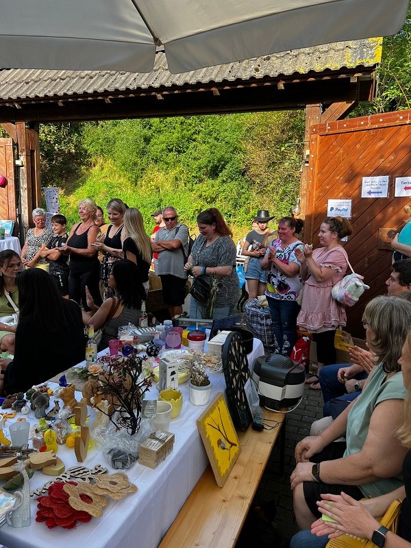 Großartiger Tombola-Basar bei bestem Wetter