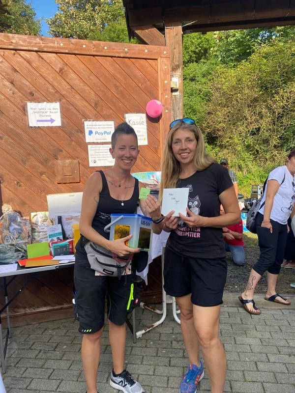 Großartiger Tombola-Basar bei bestem Wetter