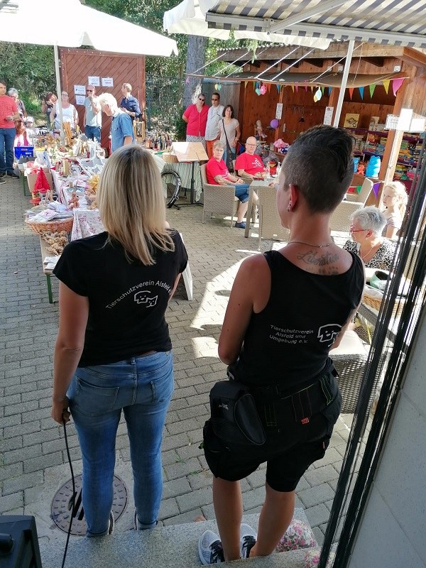 Großartiger Tombola-Basar bei bestem Wetter