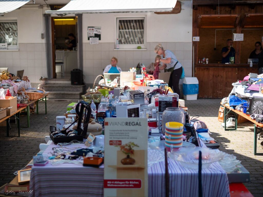 Großartiger Tombola-Basar bei bestem Wetter