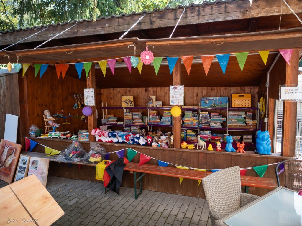 Großartiger Tombola-Basar bei bestem Wetter