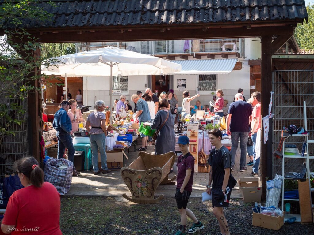 Großartiger Tombola-Basar bei bestem Wetter