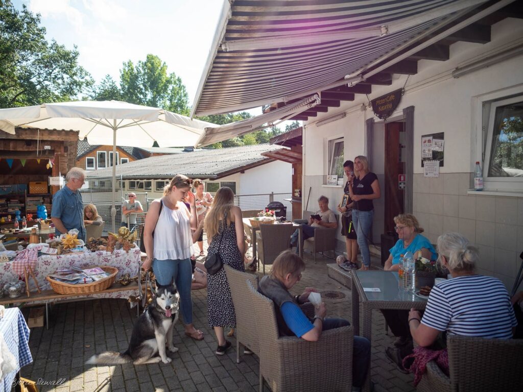 Großartiger Tombola-Basar bei bestem Wetter