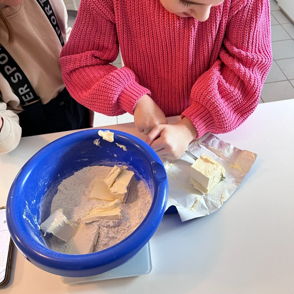 Kinder- und Jugendtierschutzgruppe backten Plätzchen